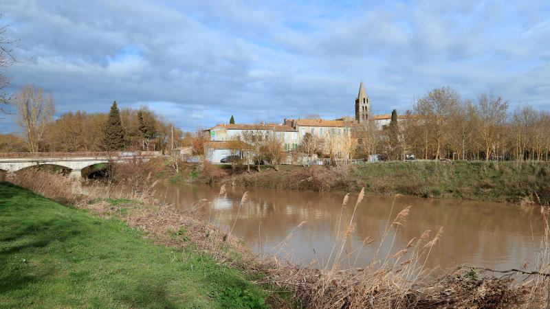 Pezens