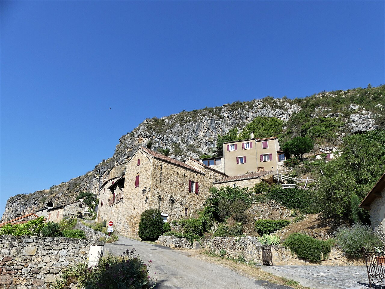Photo 2 — Comprégnac, Aveyron (12100)