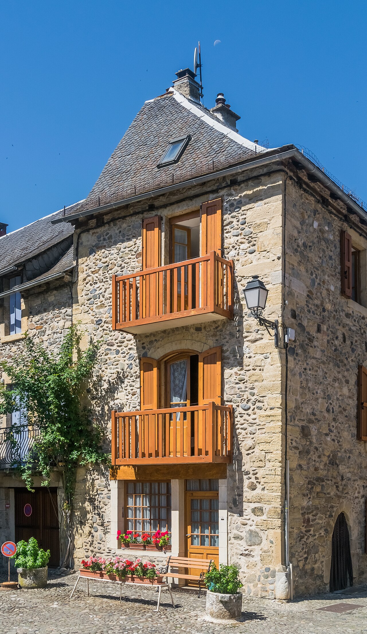 Photo 6 — Sainte-Eulalie-d'Olt, Aveyron (12130)