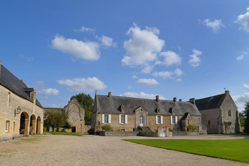 Longues-sur-Mer