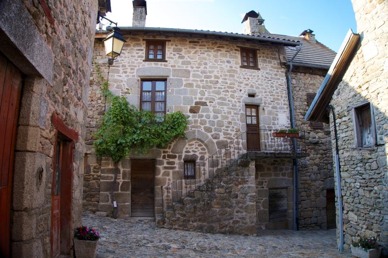 Marcolès