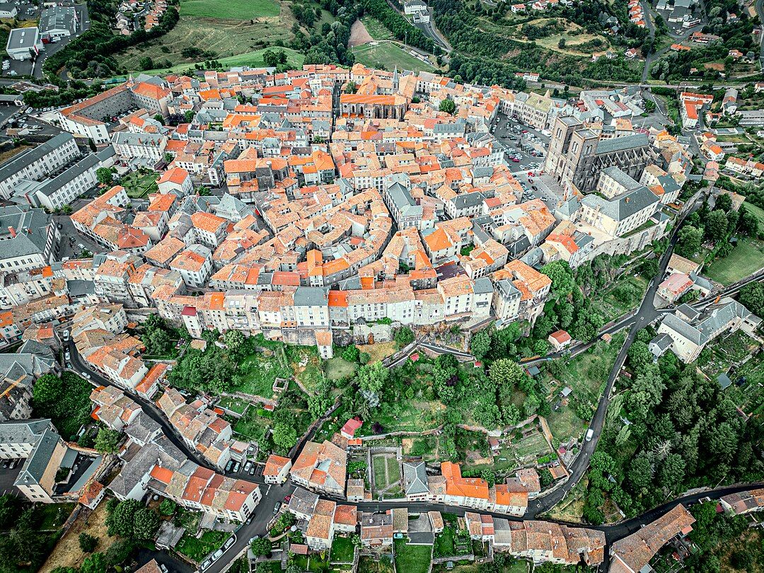 Photo 2 — Saint-Flour, Cantal (15100)