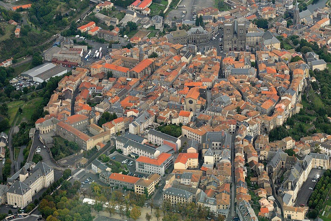 Photo 3 — Saint-Flour, Cantal (15100)