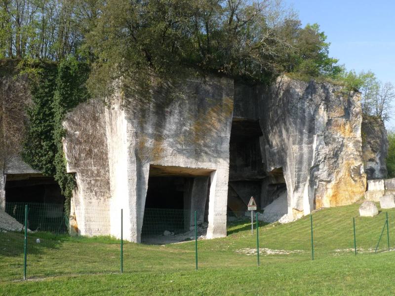 Saint-Même-les-Carrières