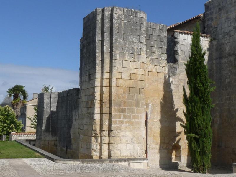 Saint-Même-les-Carrières