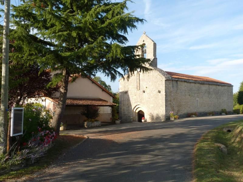 Photo 2 — Saint-Sulpice-de-Ruffec, Charente (16460)