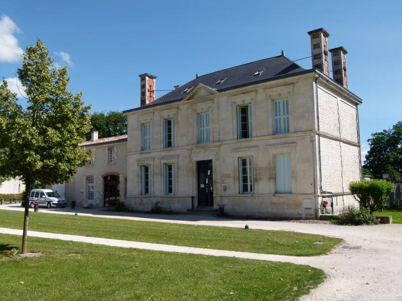 Surgères