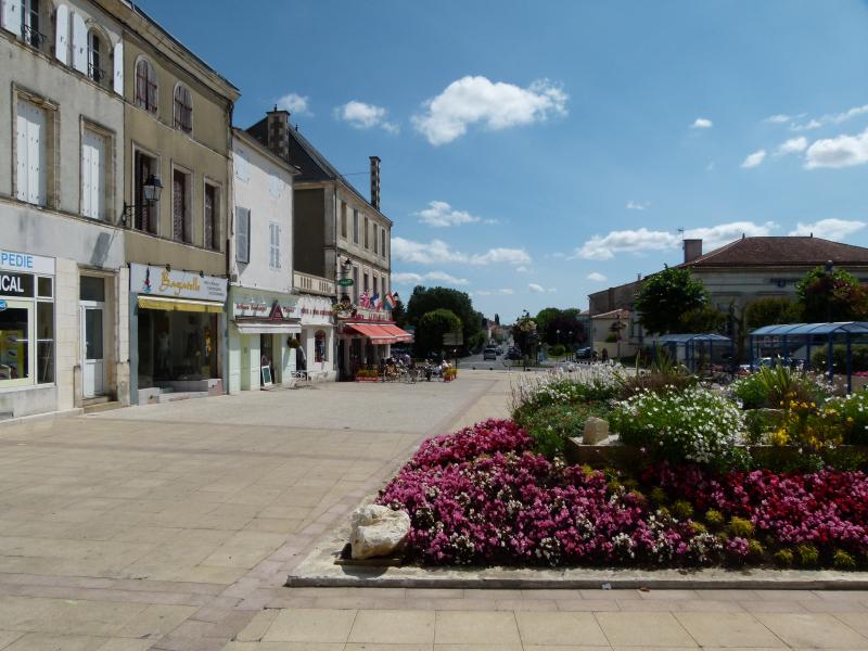 Photo 4 - Surgères, Charente-Maritime (17700)