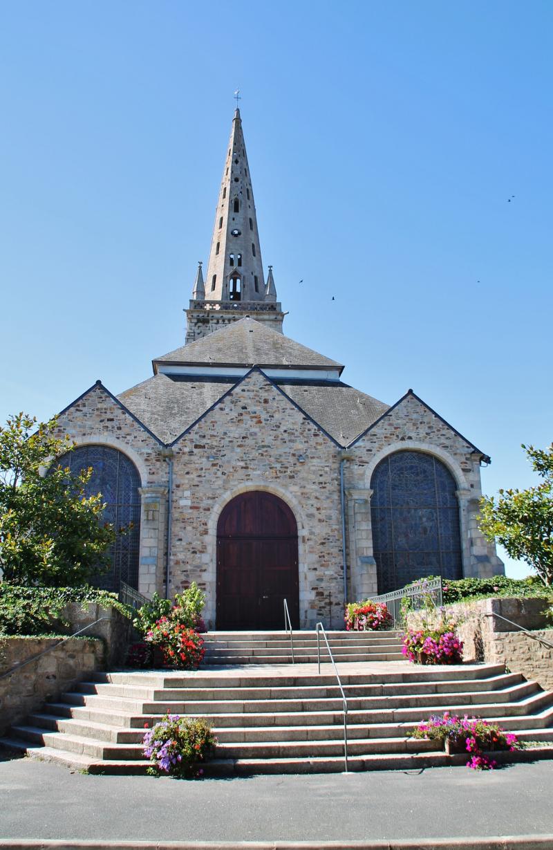 Ploëzal, Côtes-d'Armor
