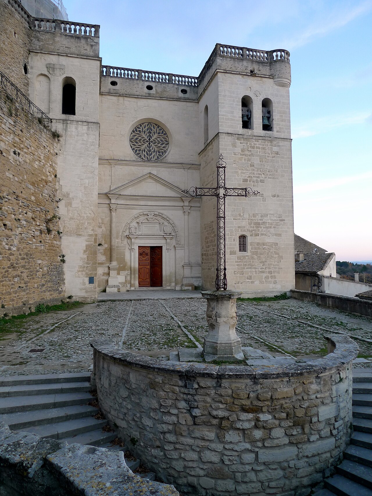 Photo 2 — Grignan, Drôme (26230)