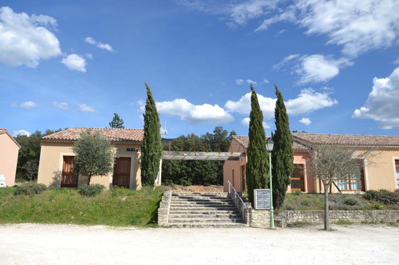 Roche-Saint-Secret-Béconne