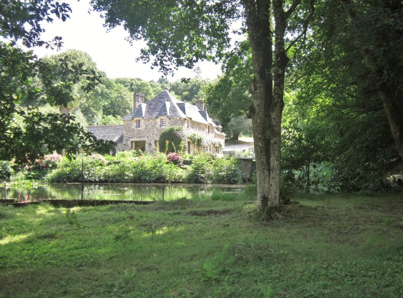 Dinéault