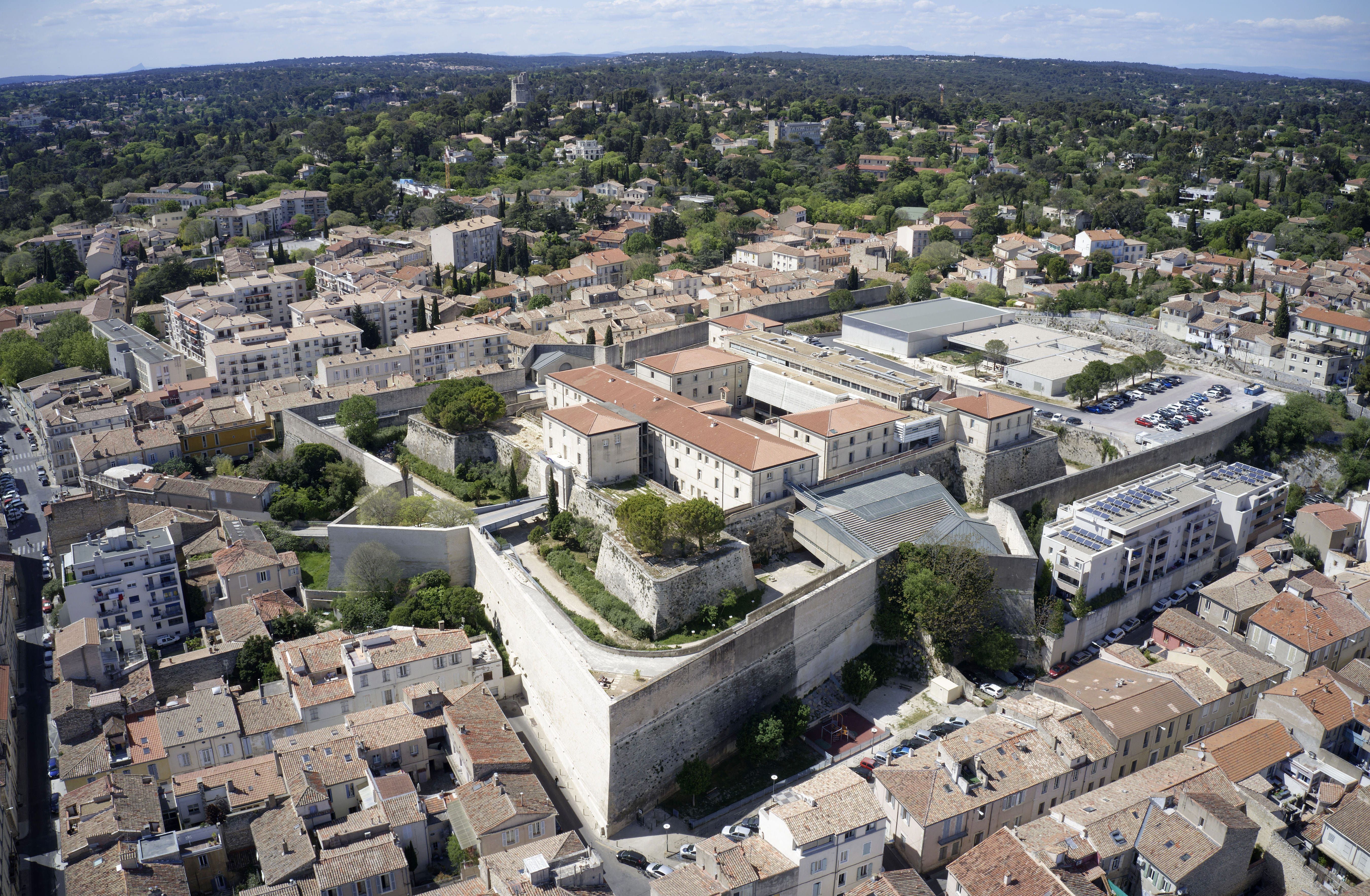 Photo 2 — Nîmes, Gard (30900)