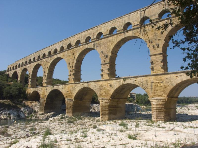 Vers-Pont-du-Gard