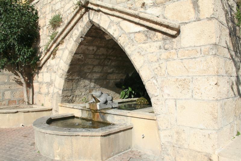 Saint-Geniès-de-Fontedit