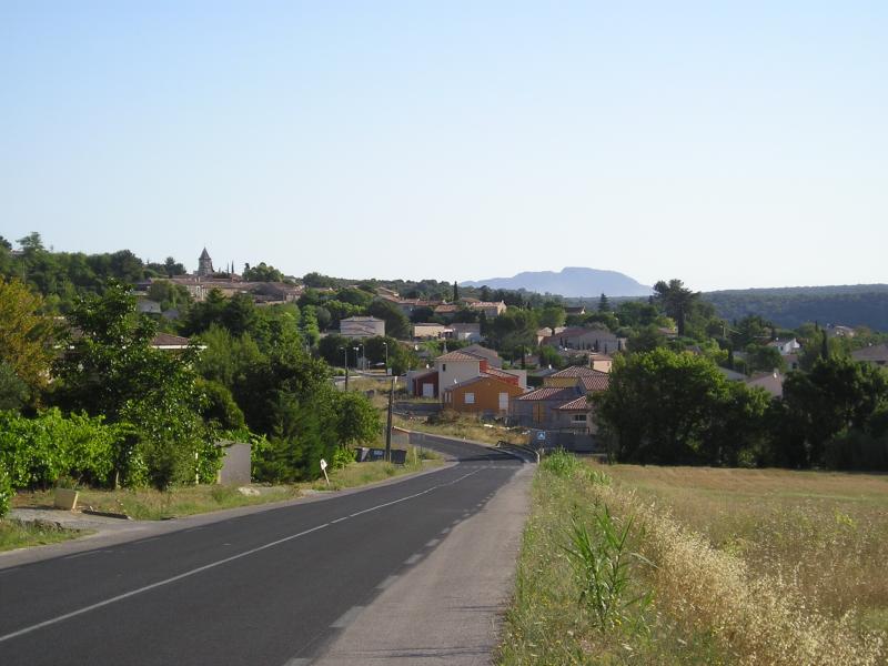 Vue de Vailhauquès, Hérault (34570)
