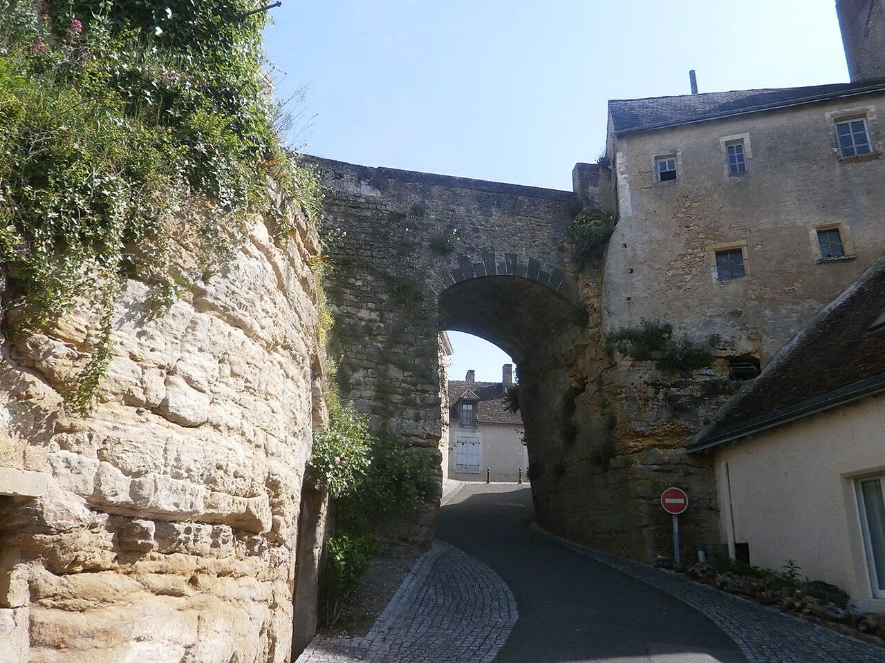 Photo 3 — Montrésor, Indre-et-Loire (37460)