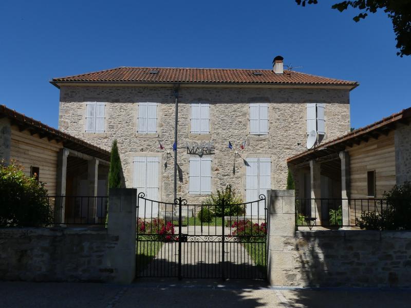 Photo 1 — Durbans, Lot (46320)