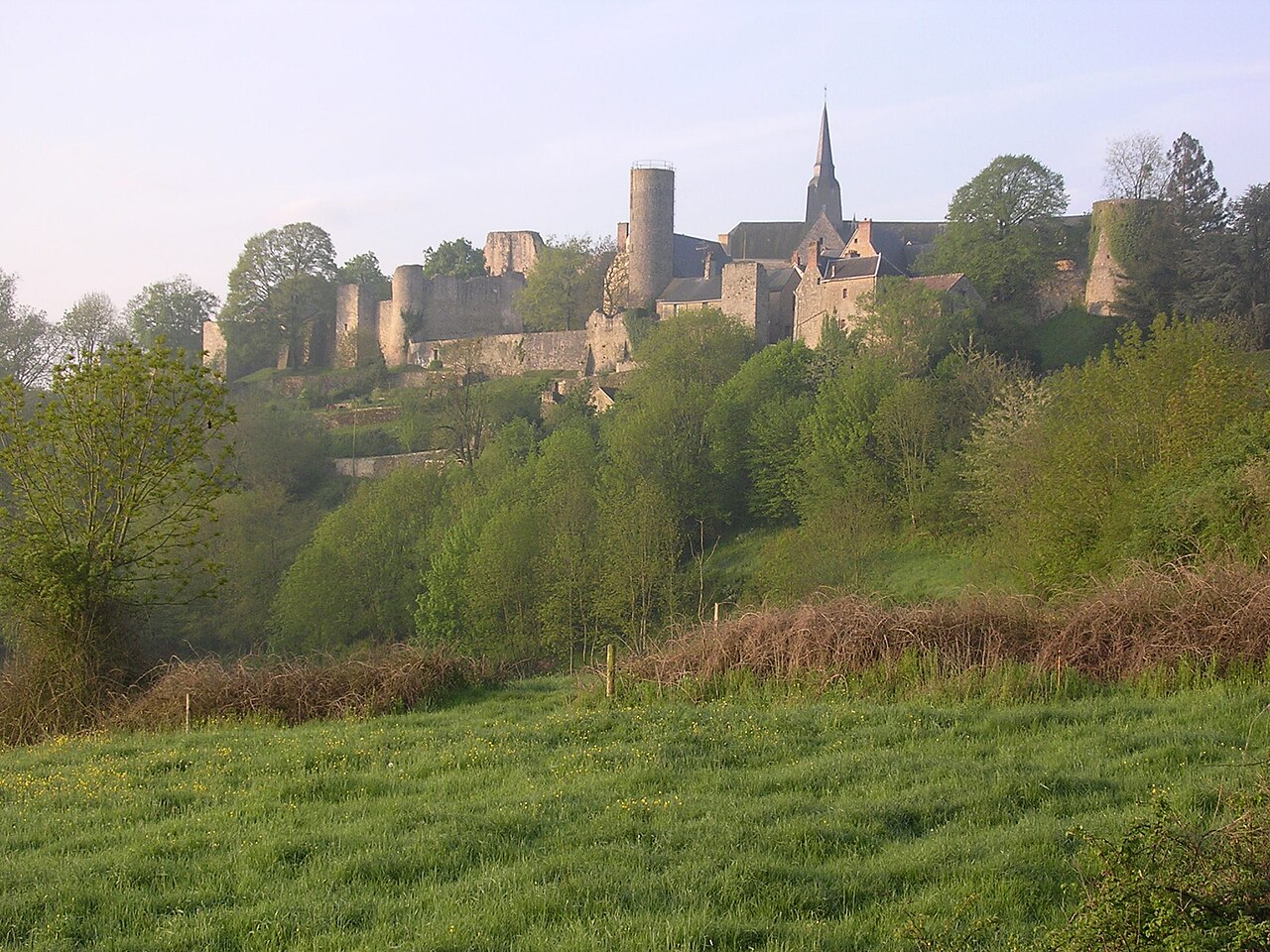 Sainte-Suzanne-et-Chammes
