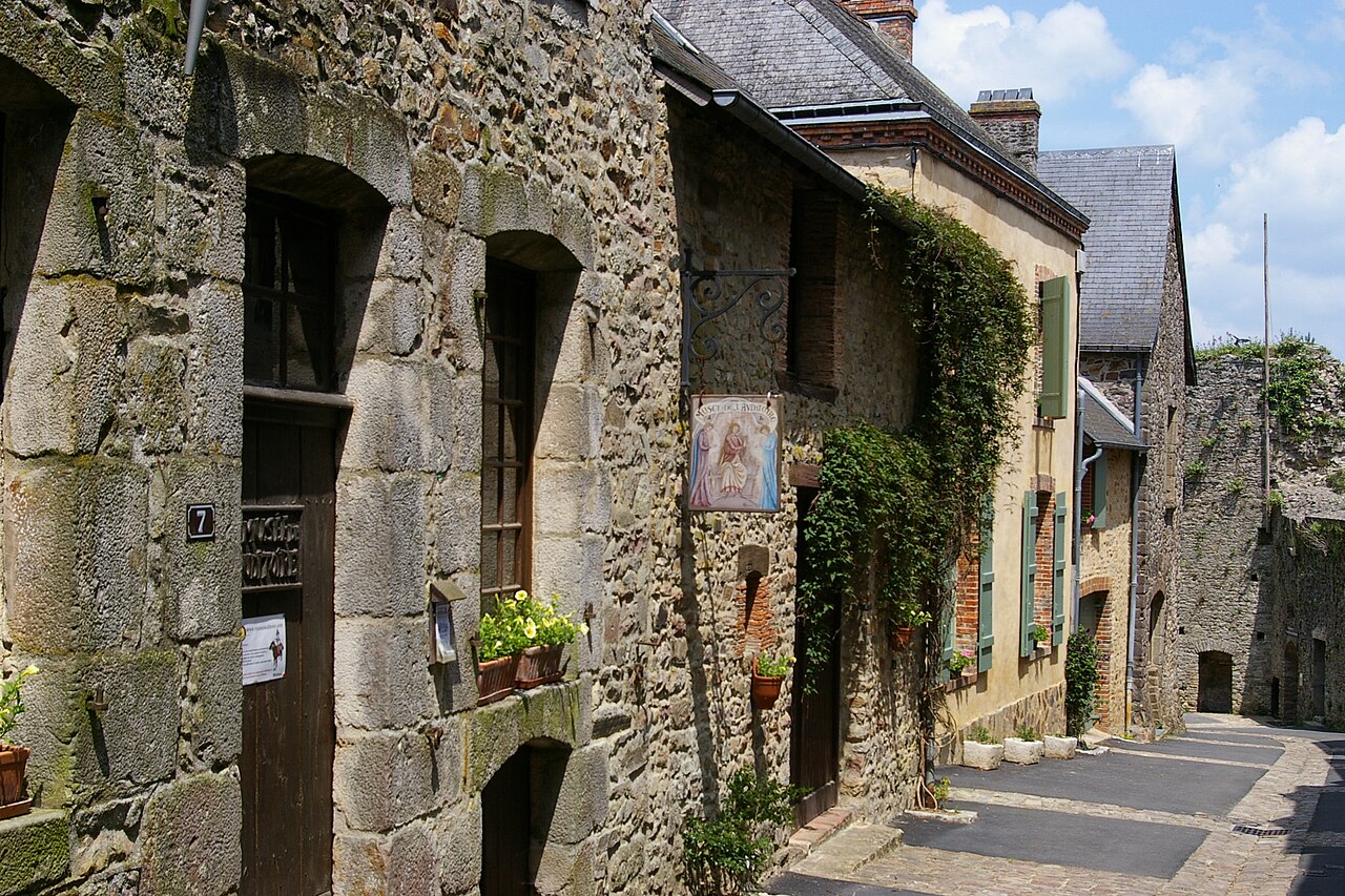 Photo 4 — Sainte-Suzanne-et-Chammes, Mayenne (53270)