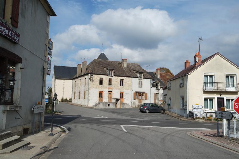 Azy-Le-Vif, Nièvre
