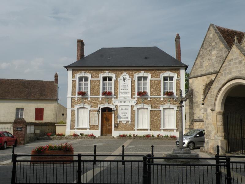 Hénonville, Oise