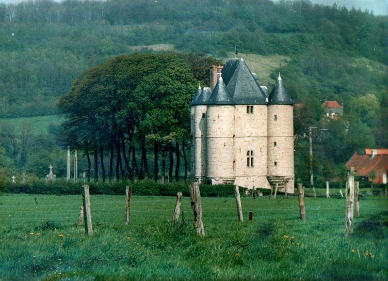 Bours