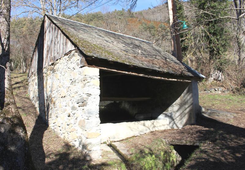 Gouaux