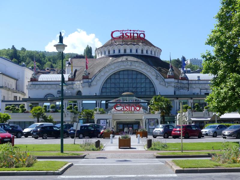 Évian-les-Bains