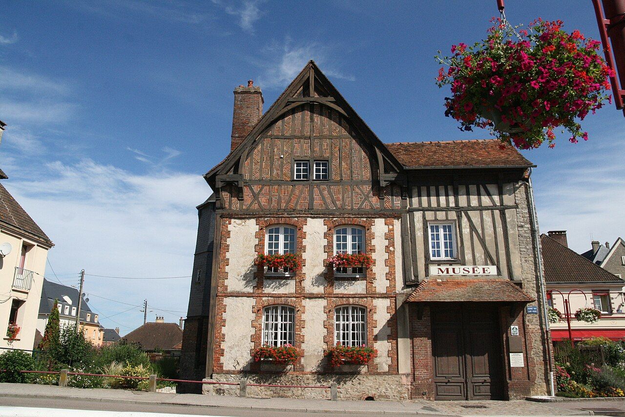 Photo 2 — Neufchâtel-en-Bray, Seine-Maritime (76270)