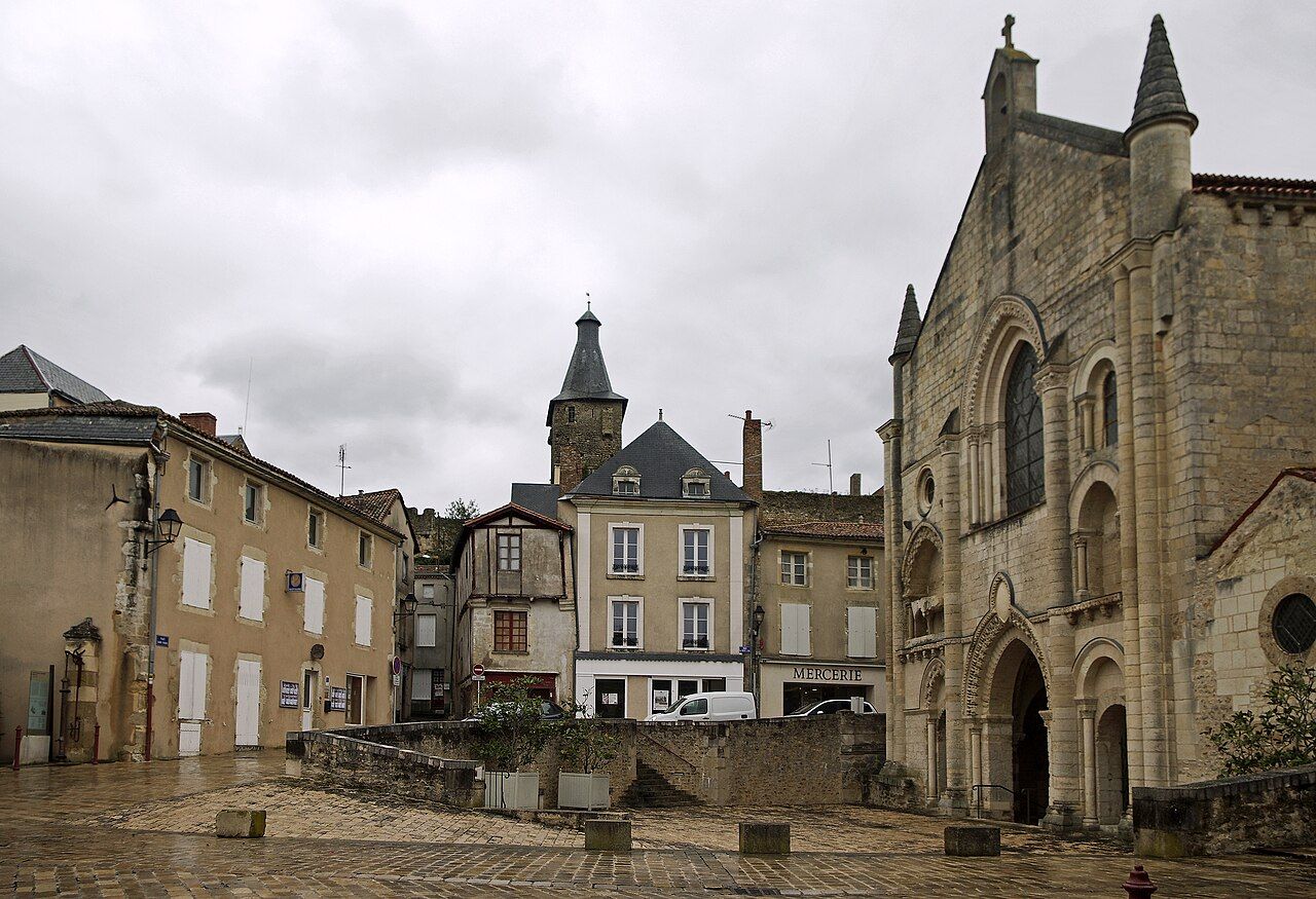 Photo 2 — Airvault, Deux-Sèvres (79600)
