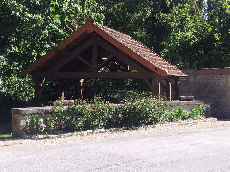 Fontenille-Saint-Martin-d'Entraigues