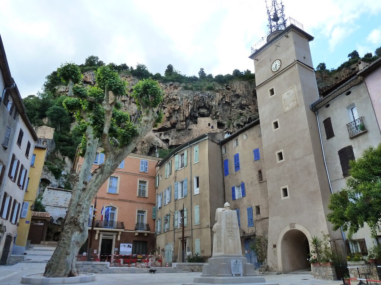 Photo 2 — Cotignac, Var (83570)