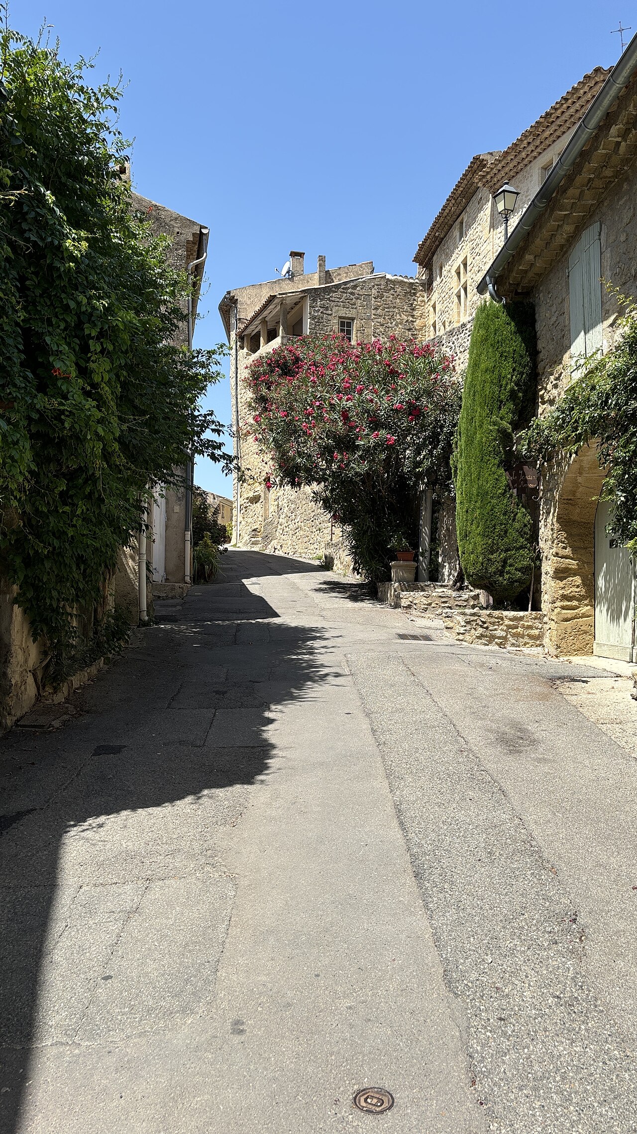Photo 2 — Ansouis, Vaucluse (84240)