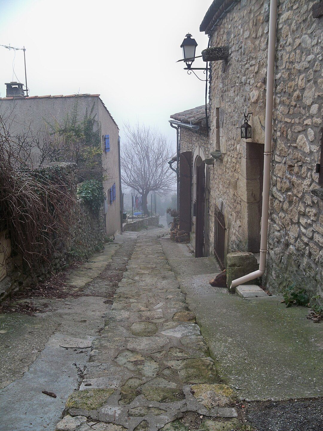 Photo 2 — Auribeau, Vaucluse (84400)