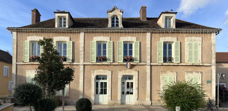 Photo 1 — Carisey, Yonne (89360)