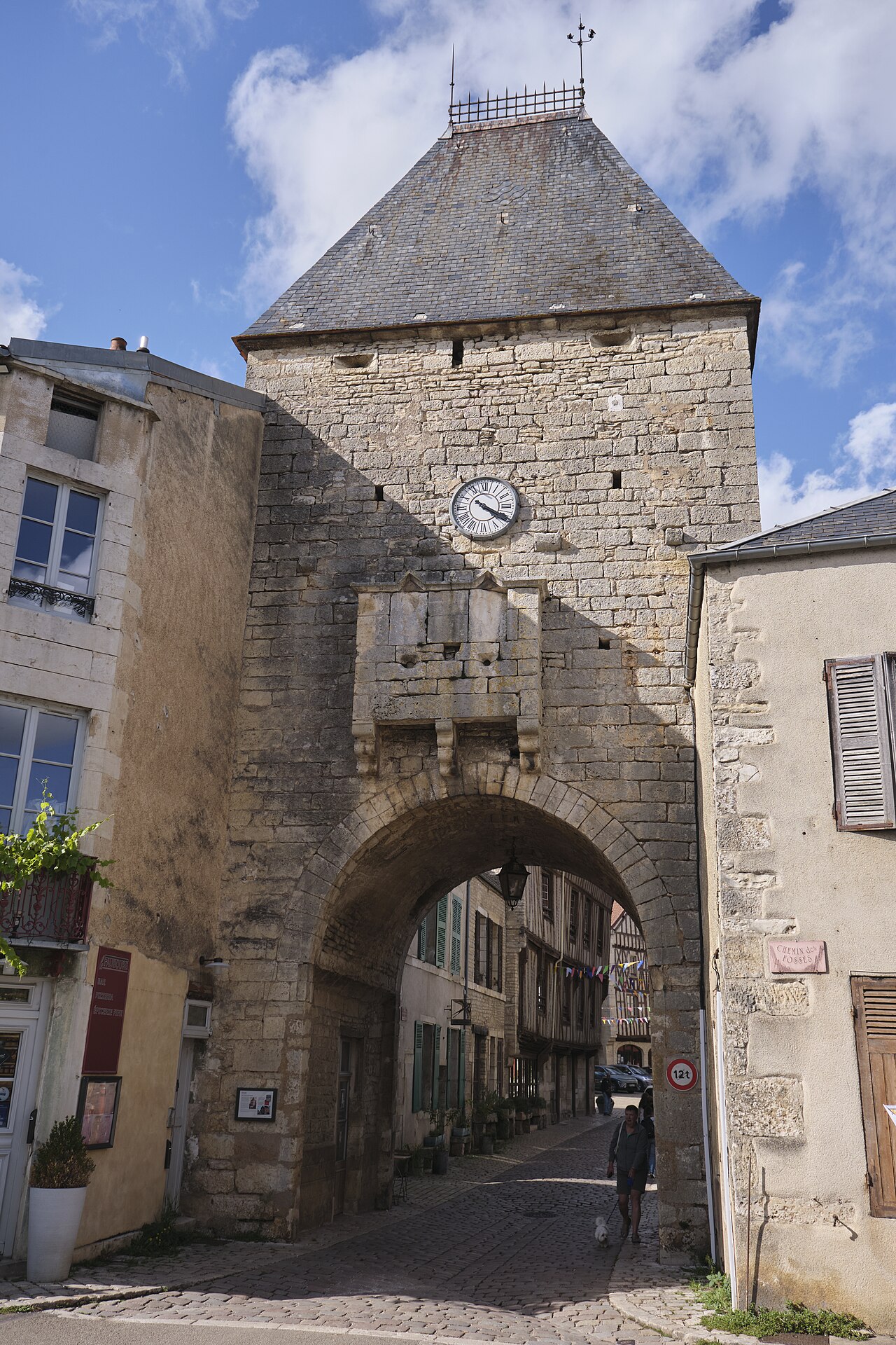 Photo 8 — Noyers, Yonne (89310)