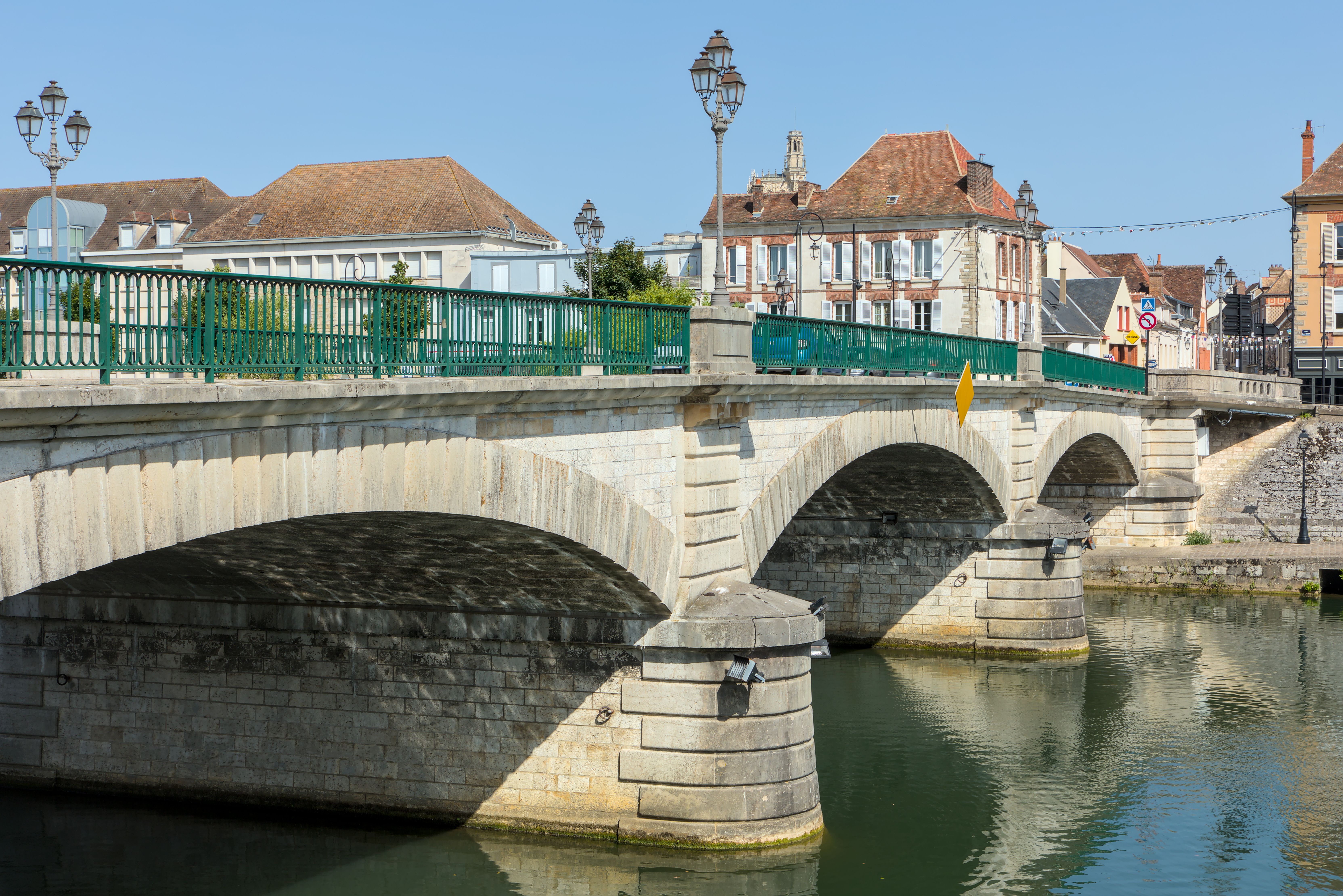 Photo 6 — Sens, Yonne (89100)